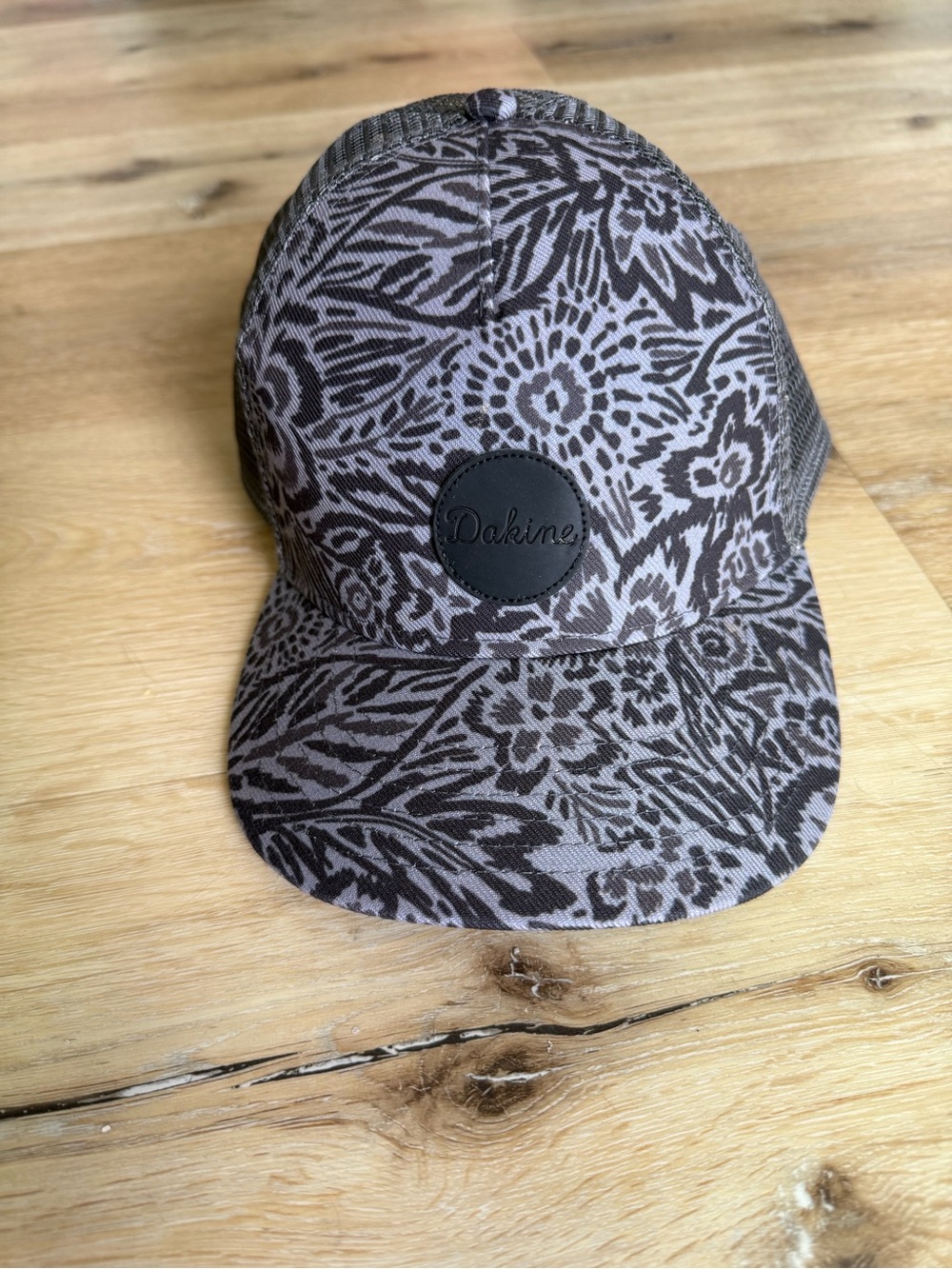 Dakine Women’s Floral Contrasting Gray Patch Snap Back Mesh Trucker Hat